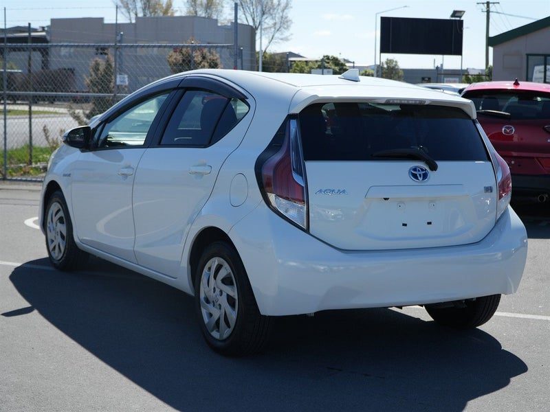 2015 Toyota Aqua S Model Push button start!!, photo 3