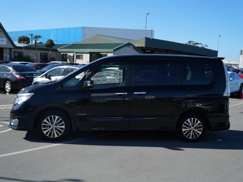 2014 Nissan Serena 2.0 Highway Start, 8 Seater, photo 2
