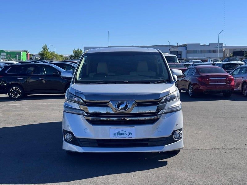 2015 Toyota Vellfire 8 Seater, photo 2