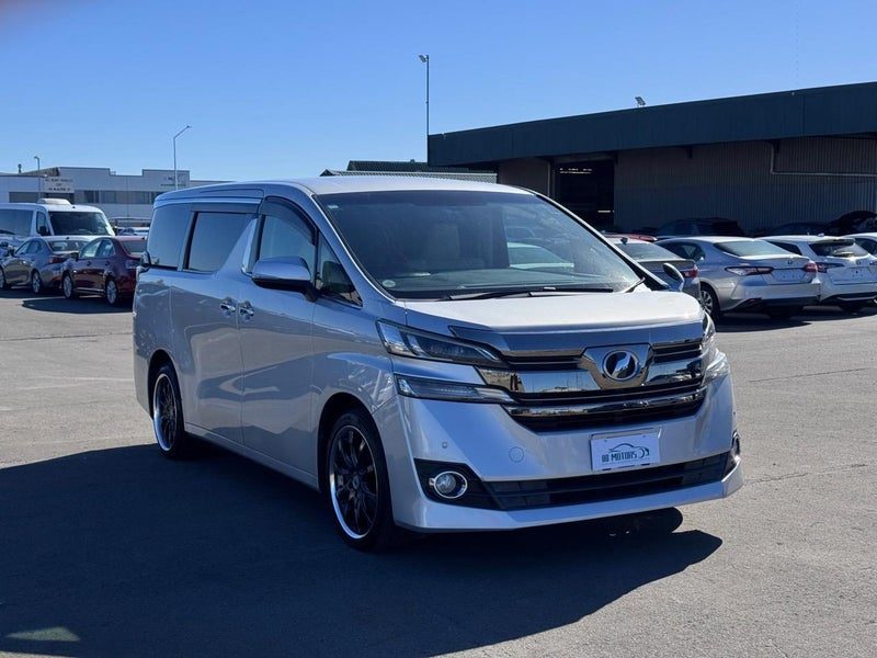 2015 Toyota Vellfire 8 Seater, photo 3