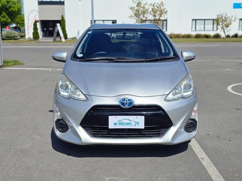 2015 Toyota Aqua S Facelift, photo 2