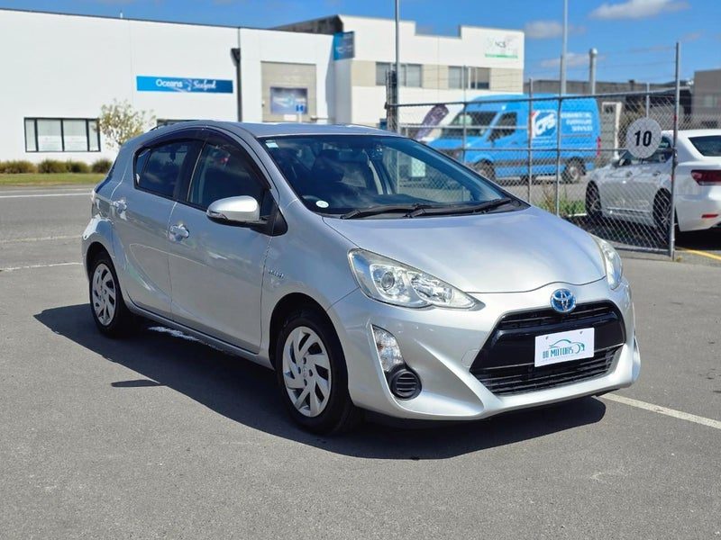 2015 Toyota Aqua S Facelift, photo 3