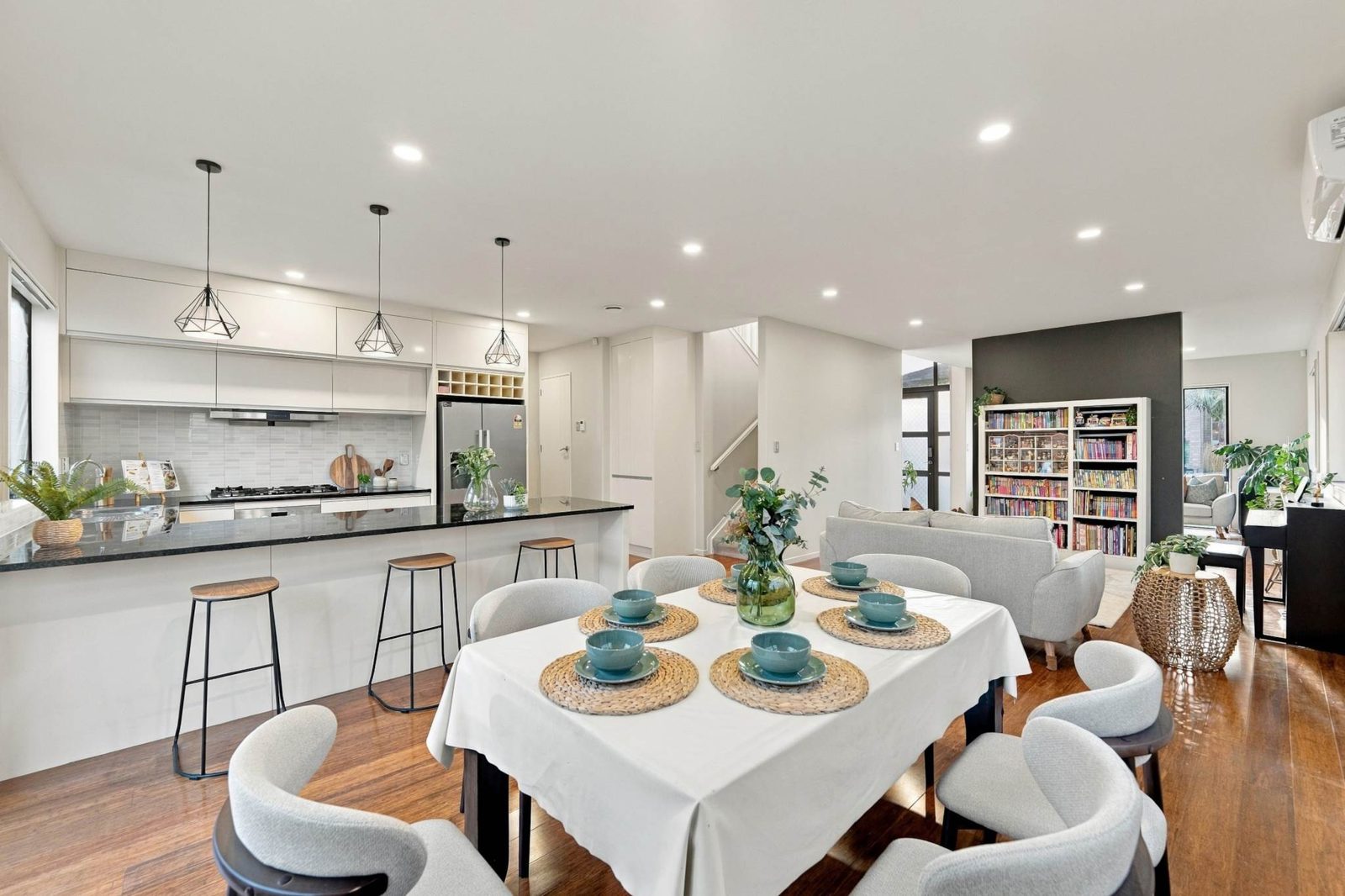 35 Dromoland Drive, Flat Bush, photo 9