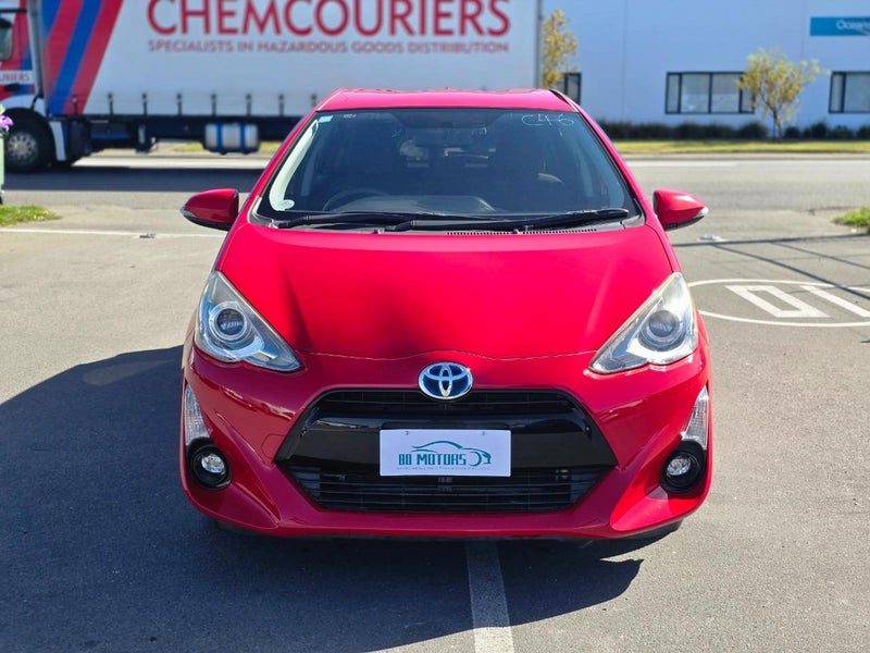 2015 Toyota Aqua S, photo 2