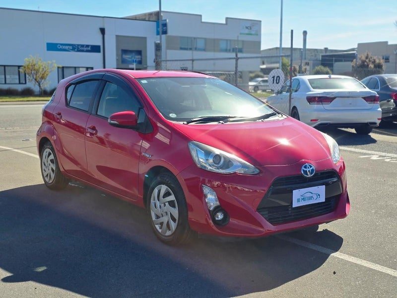 2015 Toyota Aqua S, photo 3