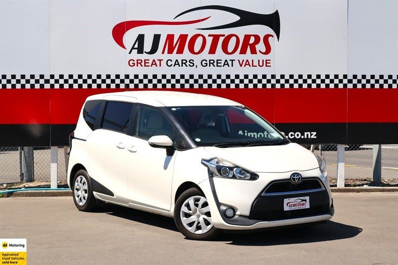 2015 Toyota Sienta 7-Seats Bluetooth