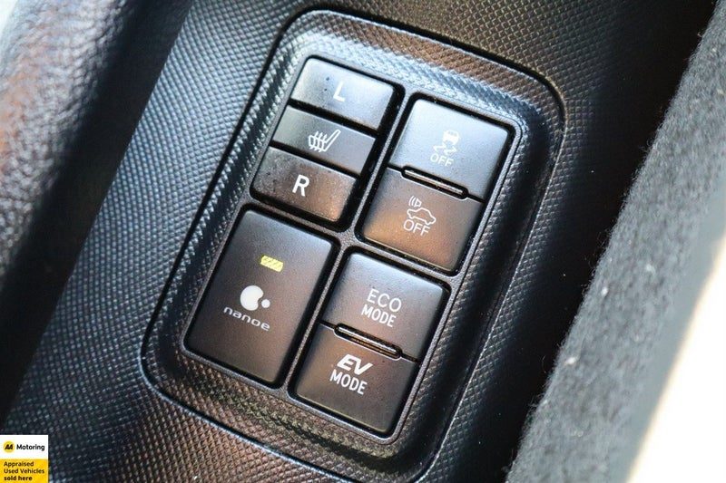 2017 Toyota Aqua G, photo 3