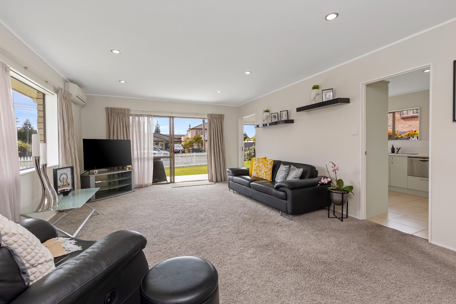 Flat 1/20 Pine Road, Orewa, photo 10