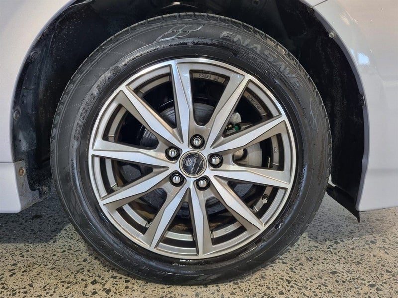 2015 Toyota Prius L, photo 3