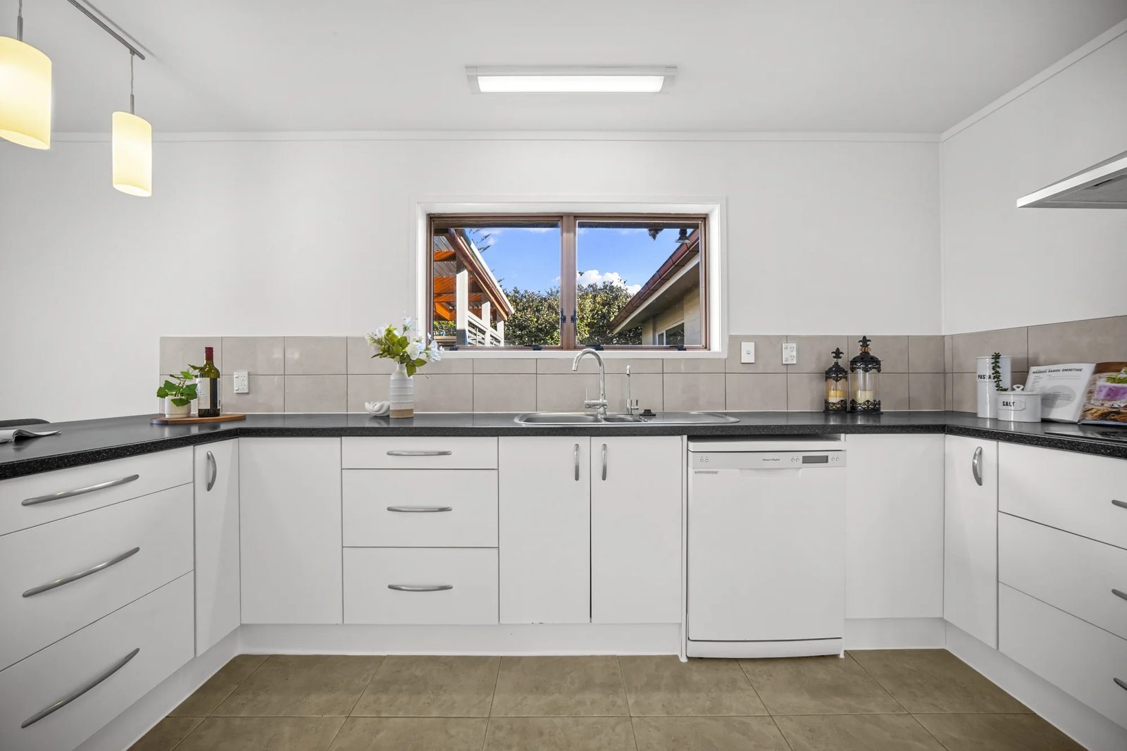 19 Matuhi Rise, Henderson, photo 3