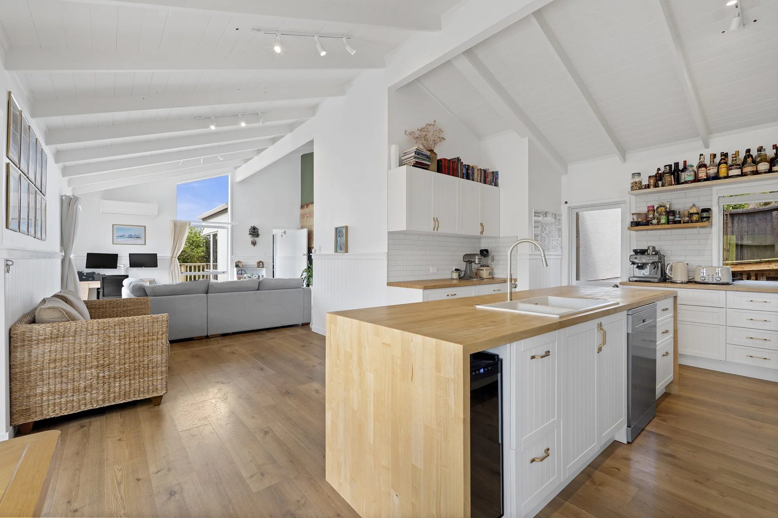 2 Mabbett Lane, Waimauku, photo 6