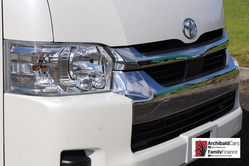 2024 Toyota Hiace GL, photo 2