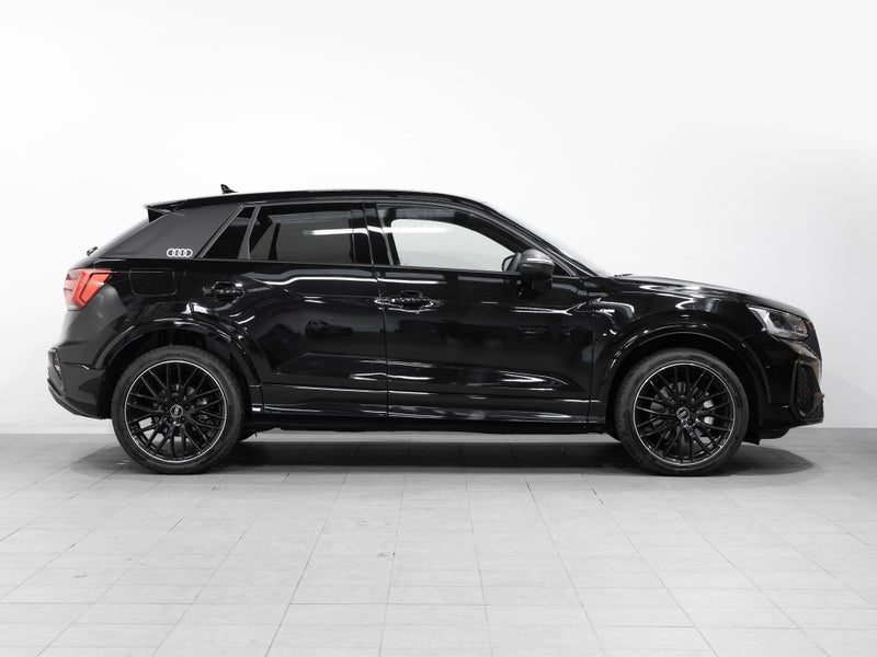 2026 Audi Q2 40 S-Line Quattro 2L 4WD, photo 3