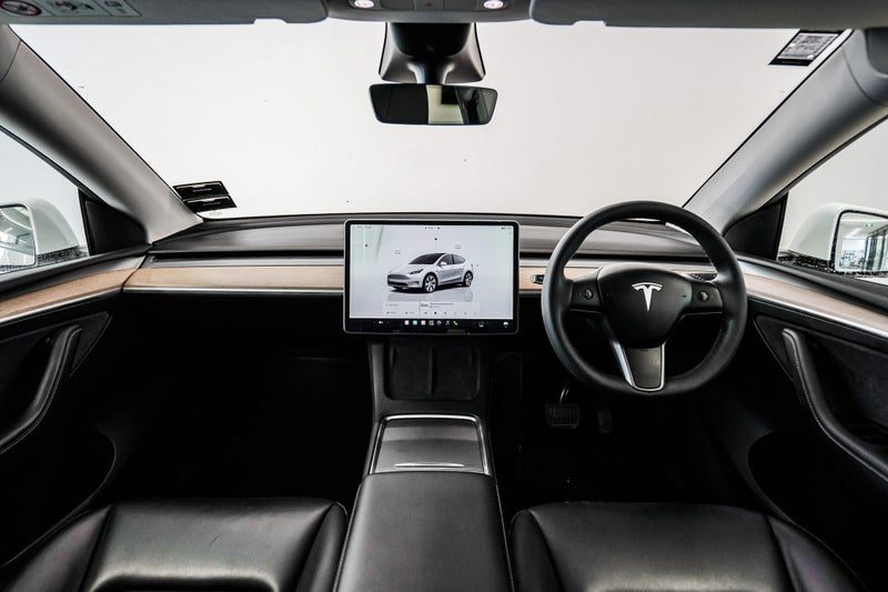 2022 Tesla Model Y Rear Wheel Drive, photo 3