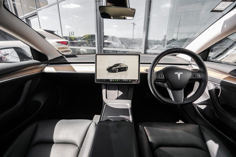 2022 Tesla Model 3 Rear Wheel Drive 60K, photo 2