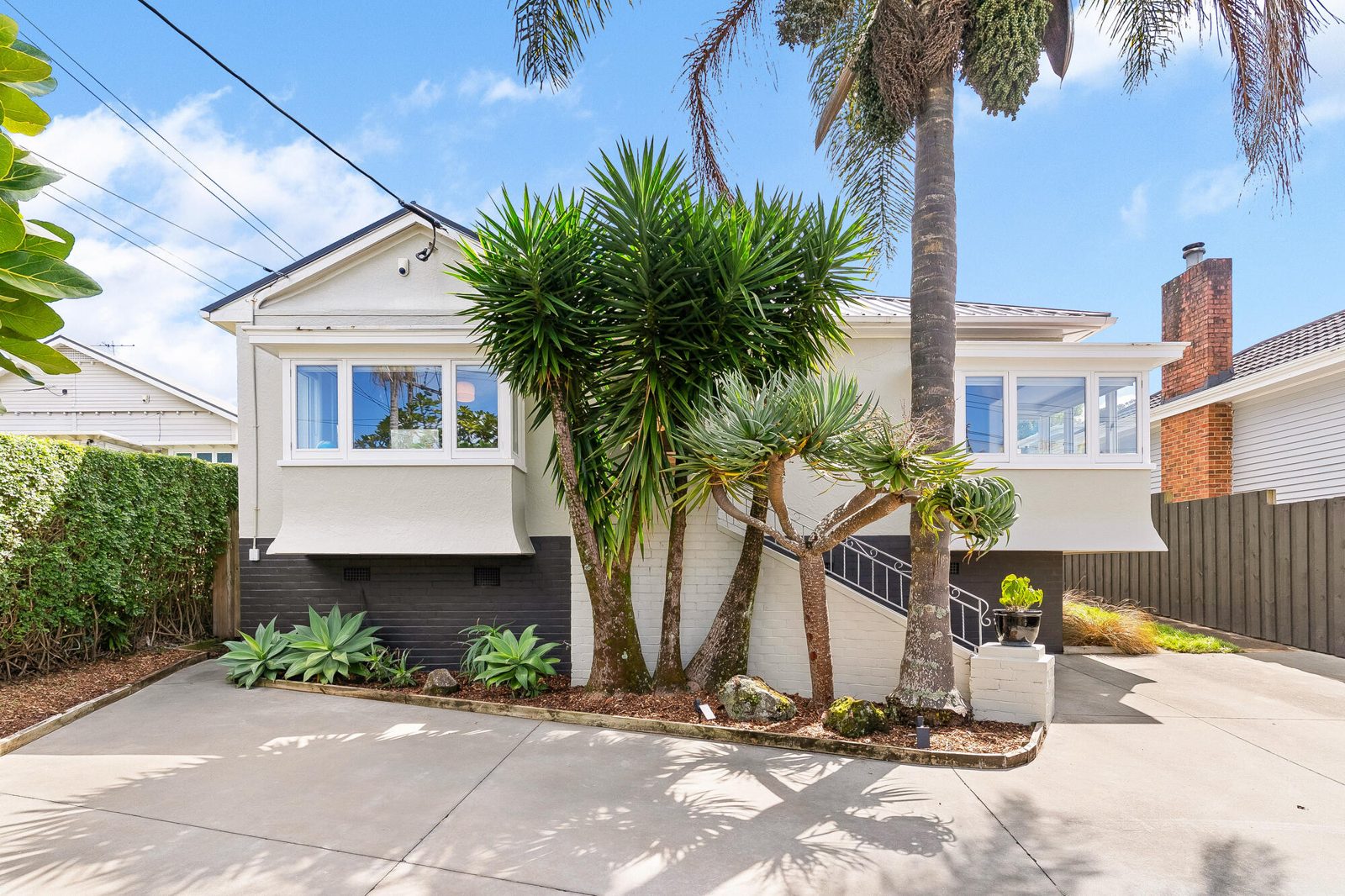 75 Owairaka Avenue, Mount Albert, photo 1