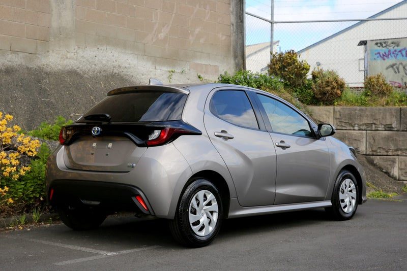2021 Toyota Yaris Hybrid 1.5X *Smart Key Edition*, photo 3