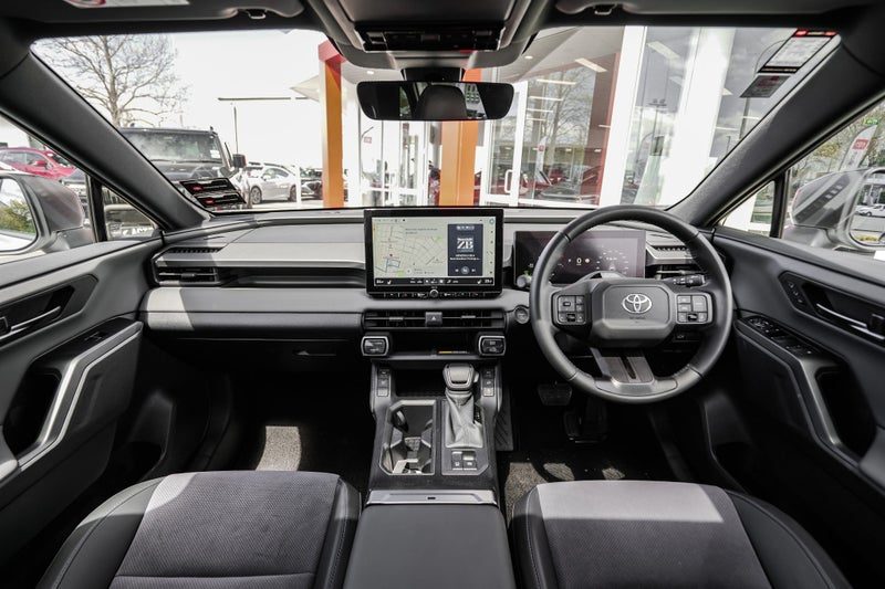 2026 Toyota RAV4 XSE 2.5P PHEV ECVT AWD SUV/5D/5S, photo 2