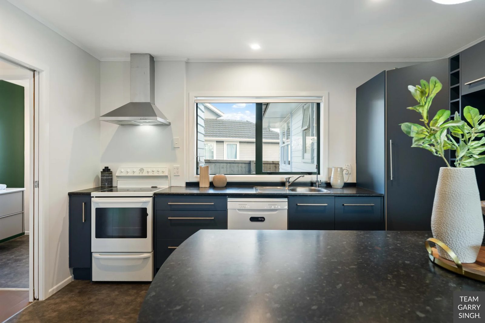 34 Antrim Crescent, Otara, photo 4