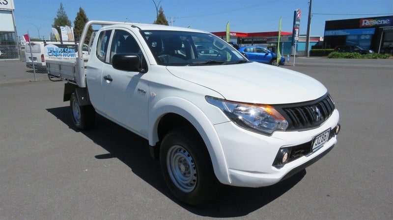 2017 Mitsubishi Triton CLUB CAB GLX 2.4D
