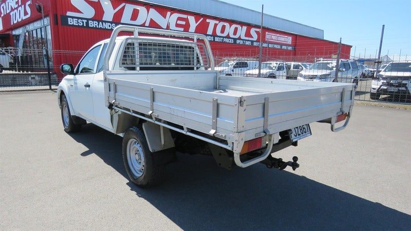 2017 Mitsubishi Triton CLUB CAB GLX 2.4D, photo 2