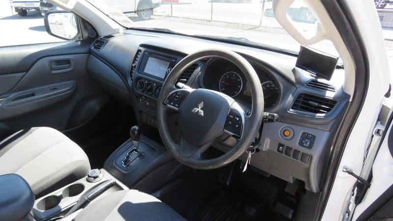 2017 Mitsubishi Triton CLUB CAB GLX 2.4D, photo 3