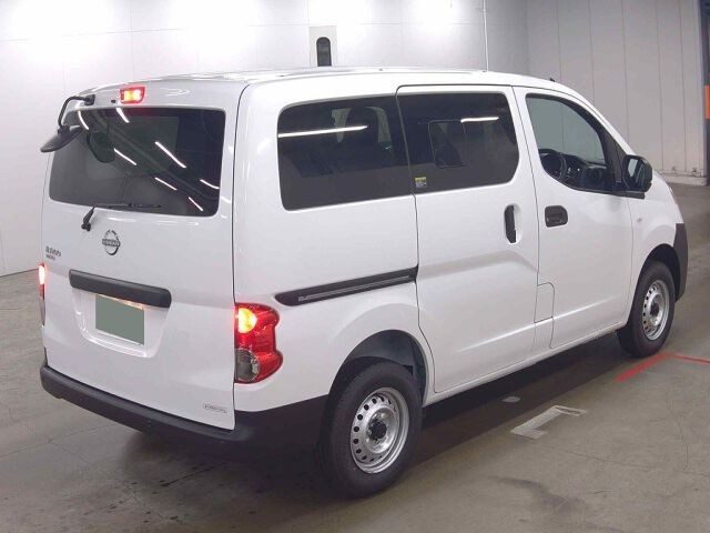 2026 Nissan NV200 4WD DX, photo 3