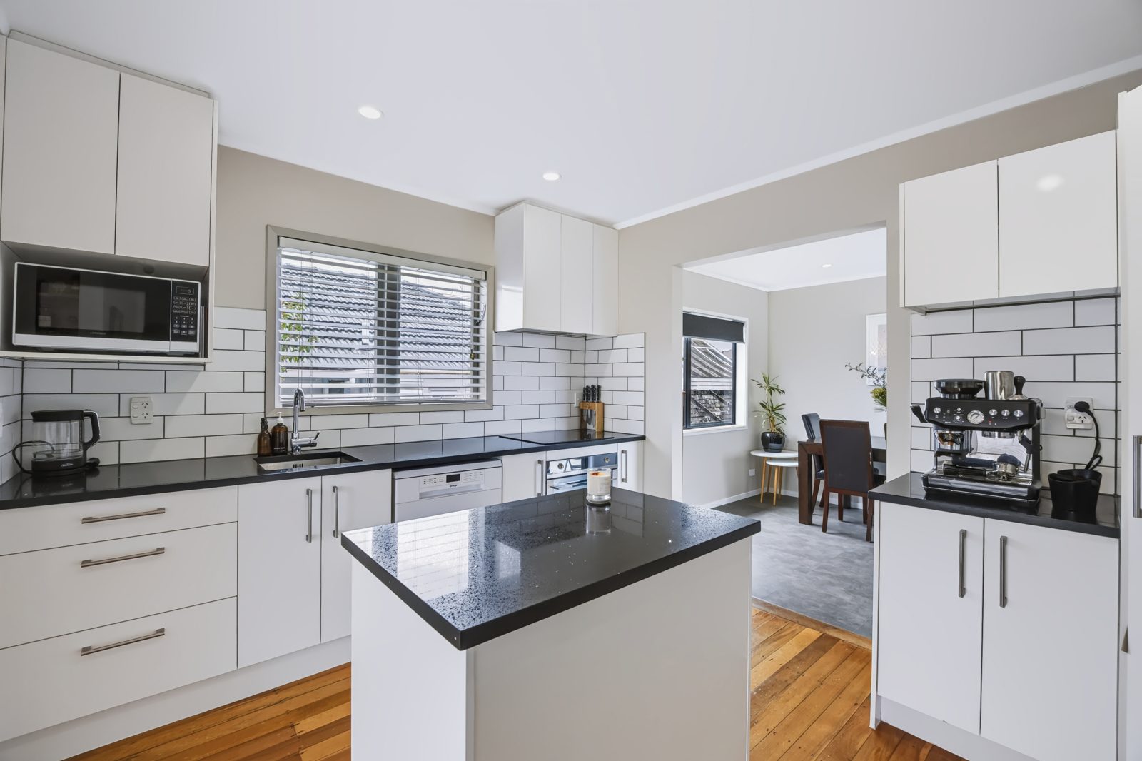 1/63 Lancaster Road, Beach Haven, photo 3