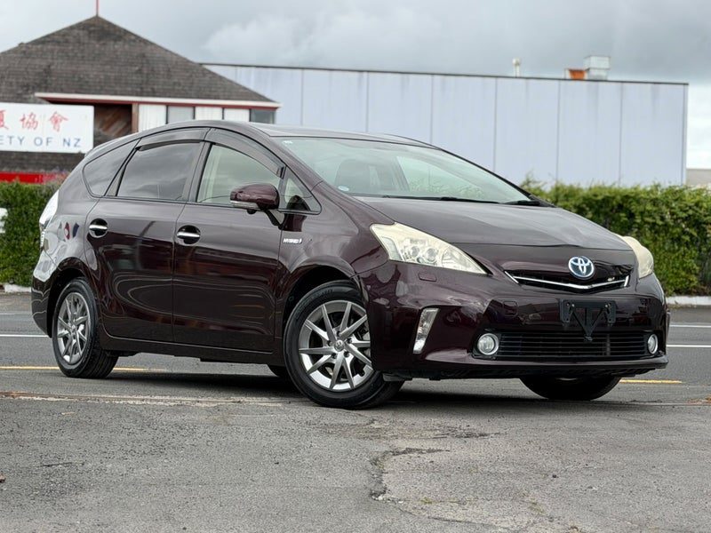 2013 Toyota Prius Alpha G Tune | Leather | 7 Seats