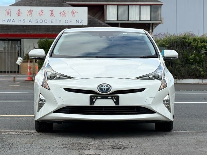 2017 Toyota Prius S, photo 2