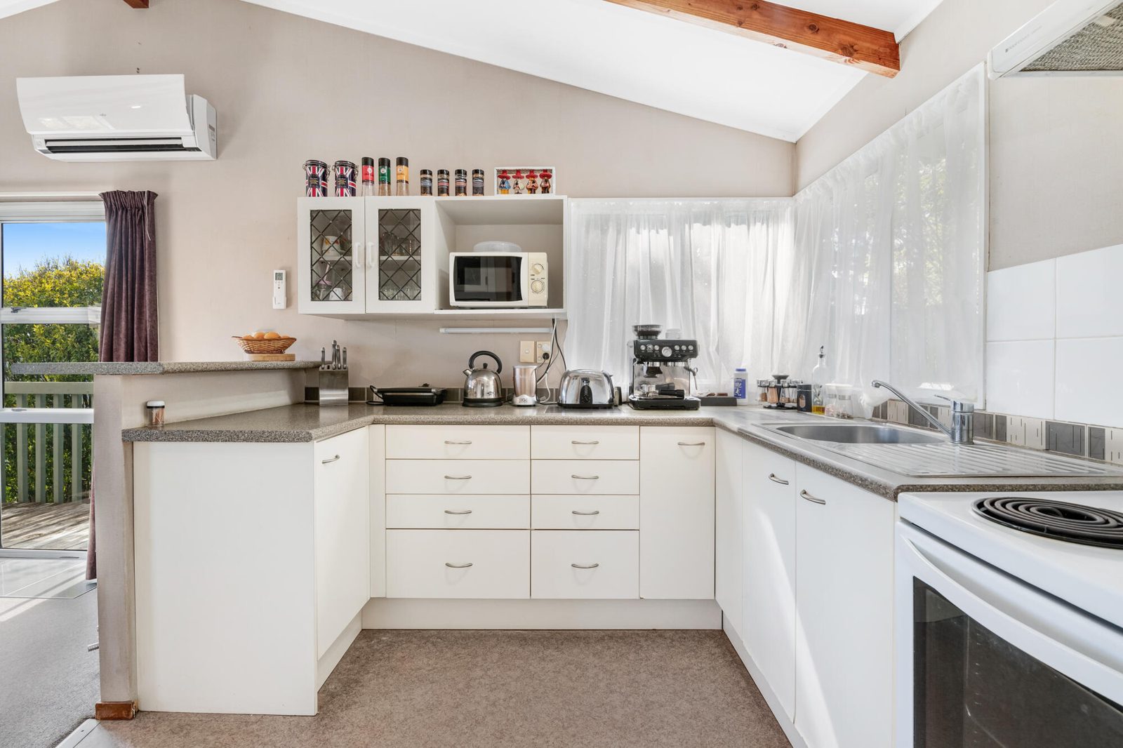 88 William Bayes Place, Red Beach, photo 8