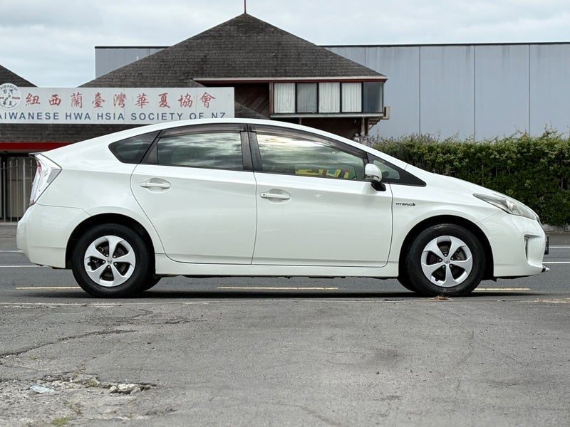 2013 Toyota Prius S, photo 3