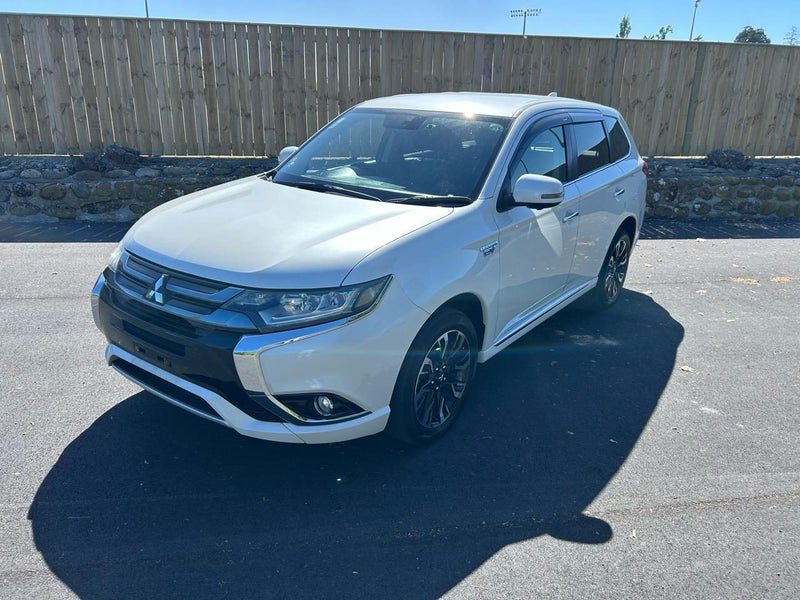 2015 Mitsubishi Outlander PLUG-IN-HYBRID EV, photo 2