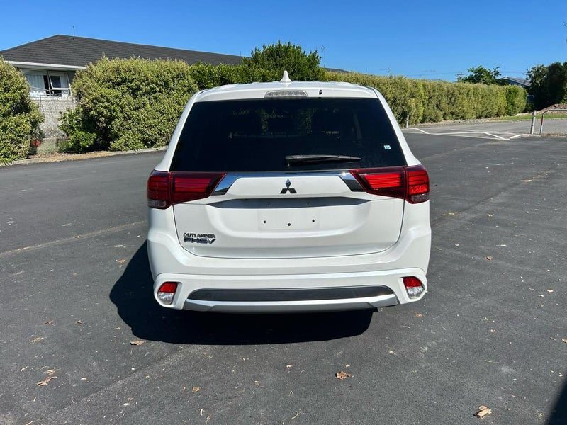 2015 Mitsubishi Outlander PLUG-IN-HYBRID EV, photo 3
