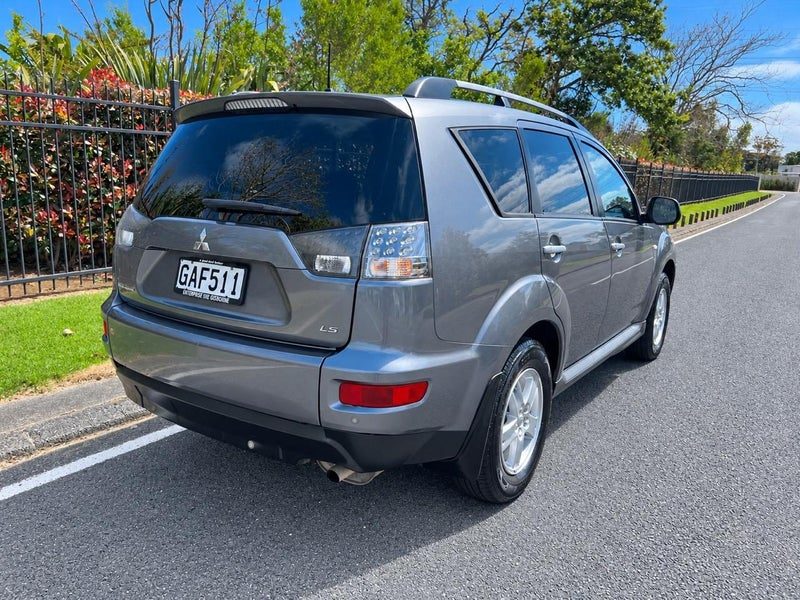 2011 Mitsubishi Outlander, photo 3