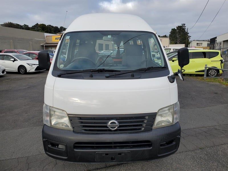 2002 Nissan Caravan, photo 2