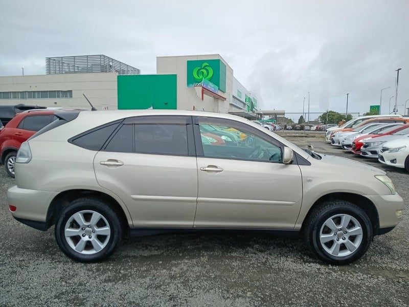 2005 Toyota Harrier, photo 2