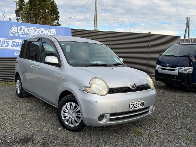 2004 Toyota Sienta