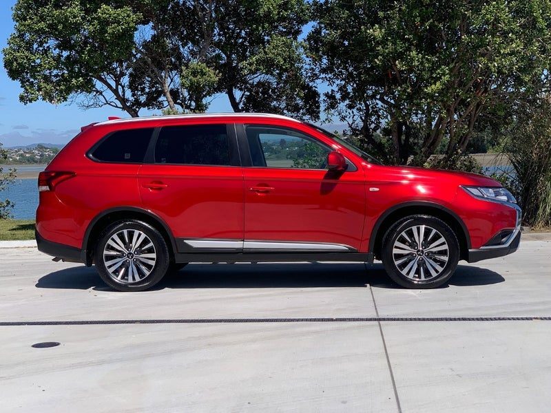 2021 Mitsubishi Outlander LS 2.4L Petrol 7 Seater, photo 3