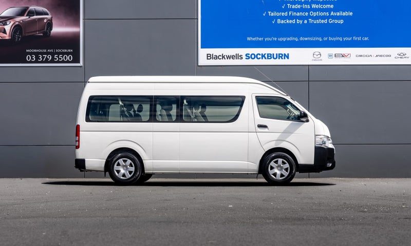 2016 Toyota Hiace Minibus Td 3.0D/4At, photo 3