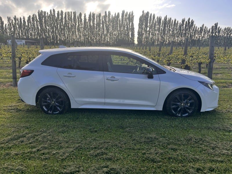 2021 Toyota Corolla Touring, photo 3
