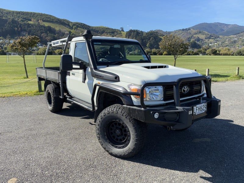 2018 Toyota Land Cruiser LT