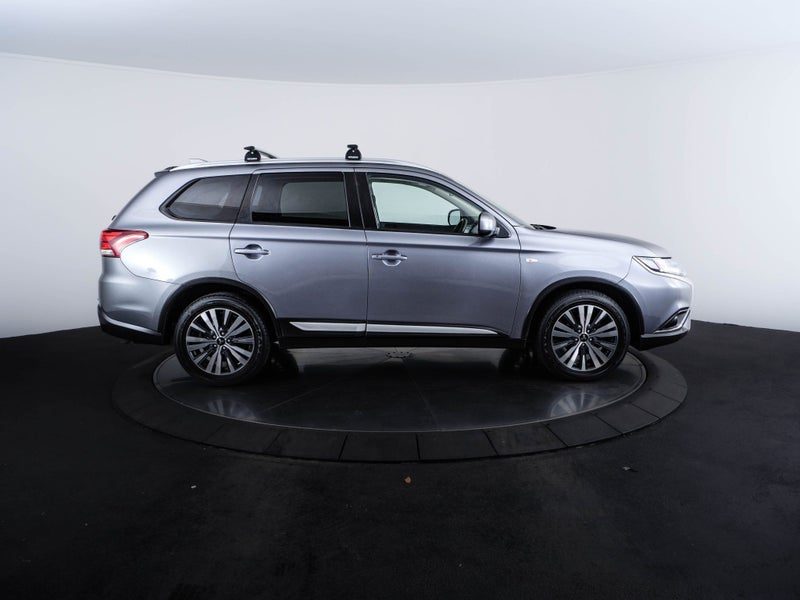 2020 Mitsubishi Outlander LS 2wd, photo 2