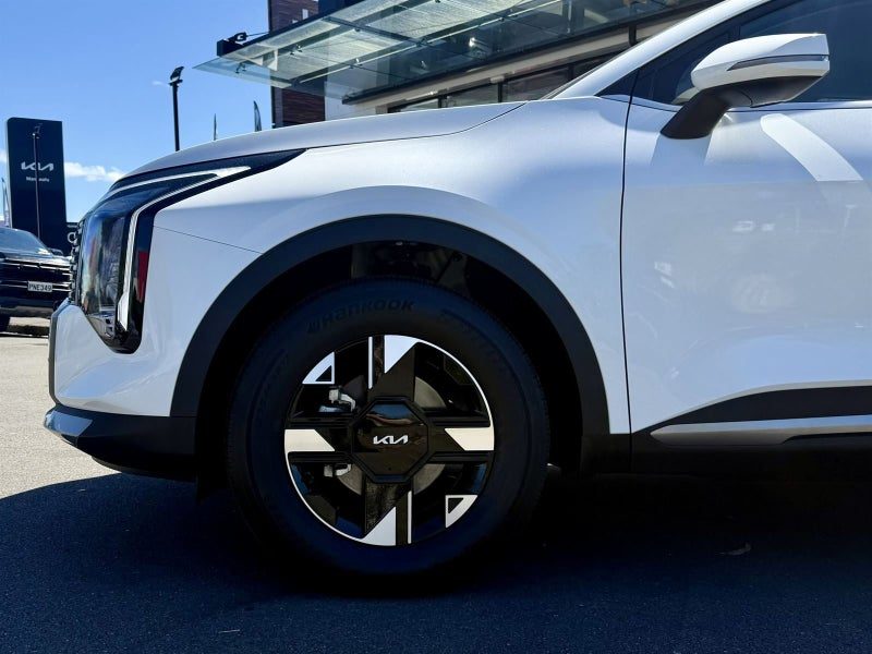 2025 Kia Sportage LX 2WD, photo 2
