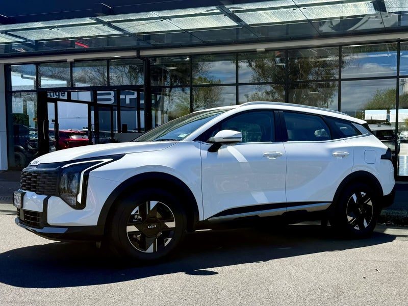 2025 Kia Sportage LX 2WD, photo 3