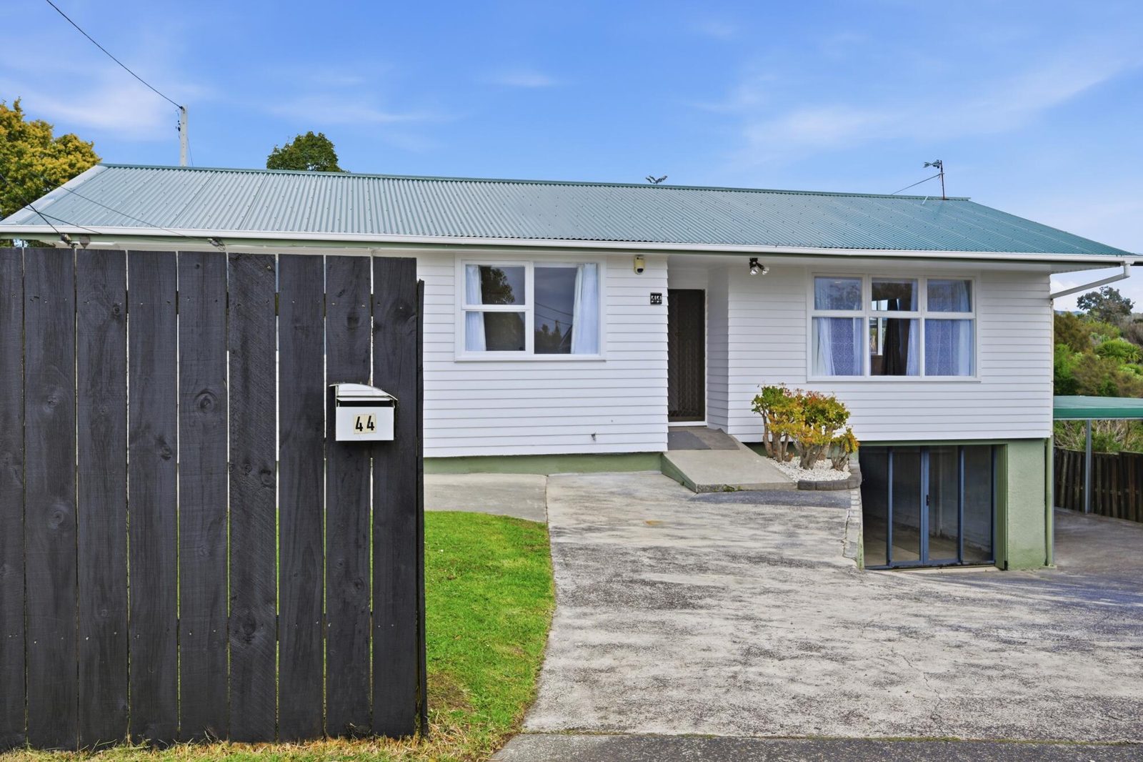 44 Brains Road, Kelston, photo 13