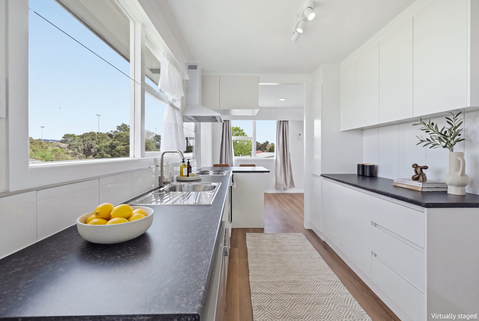 44 Brains Road, Kelston, photo 4