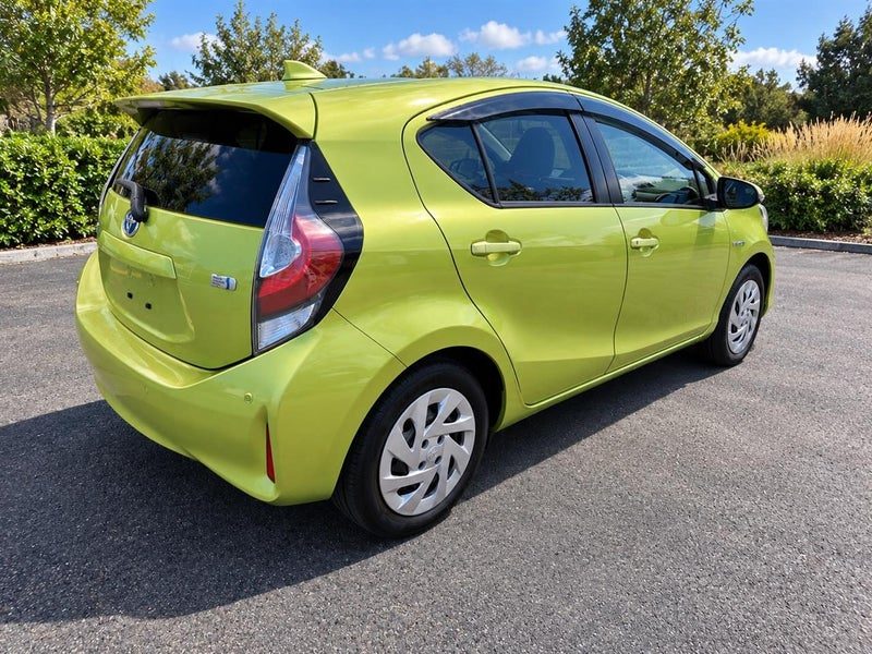 2018 Toyota Aqua S SMART ENTRY PACKAGE, photo 3