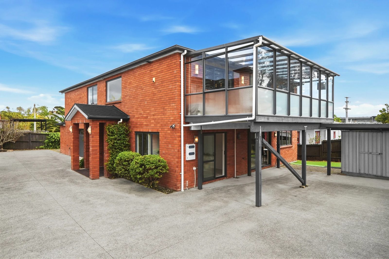 8 Larch Street, Avondale, photo 1