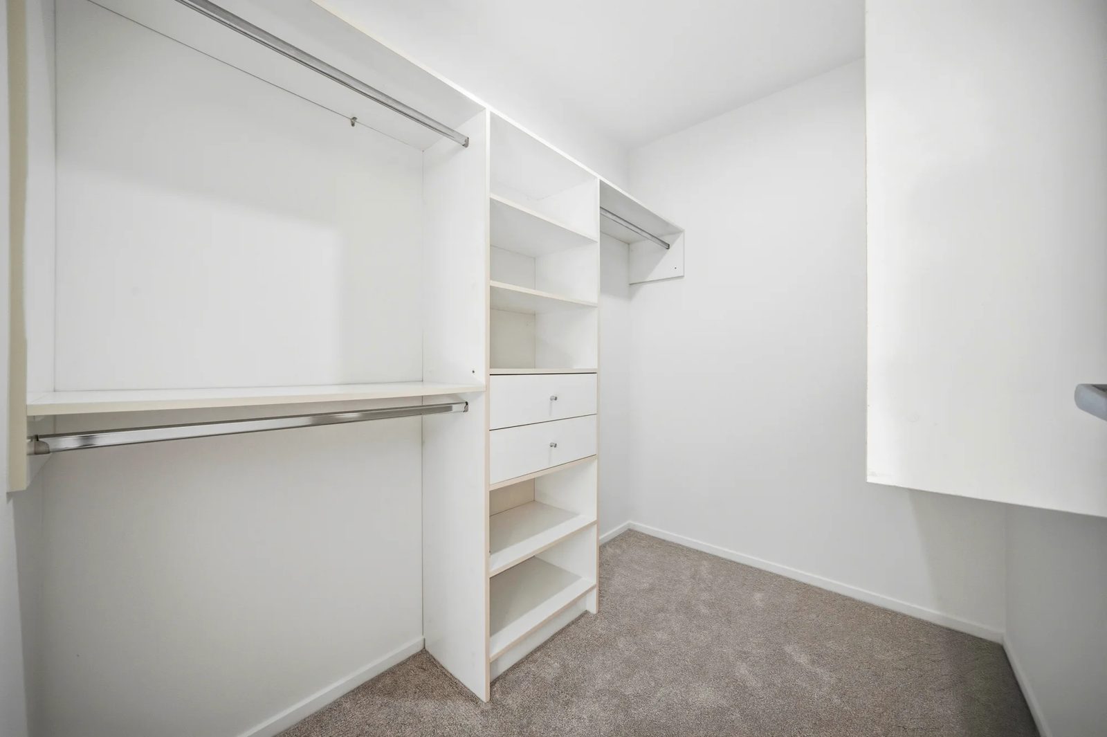 8 Larch Street, Avondale, photo 13